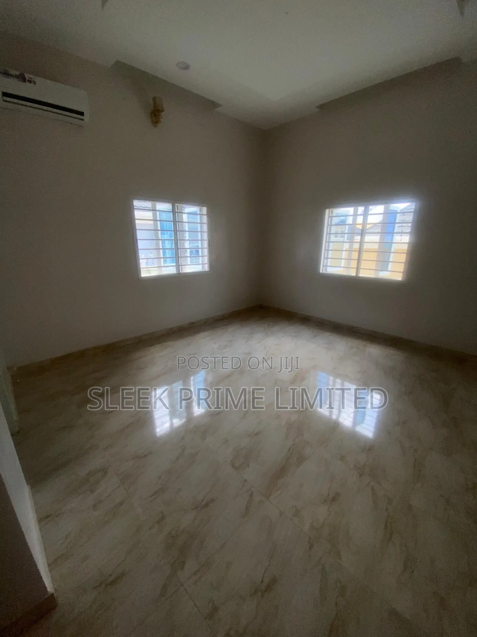 5bdrm Duplex in Lugbe District for rent