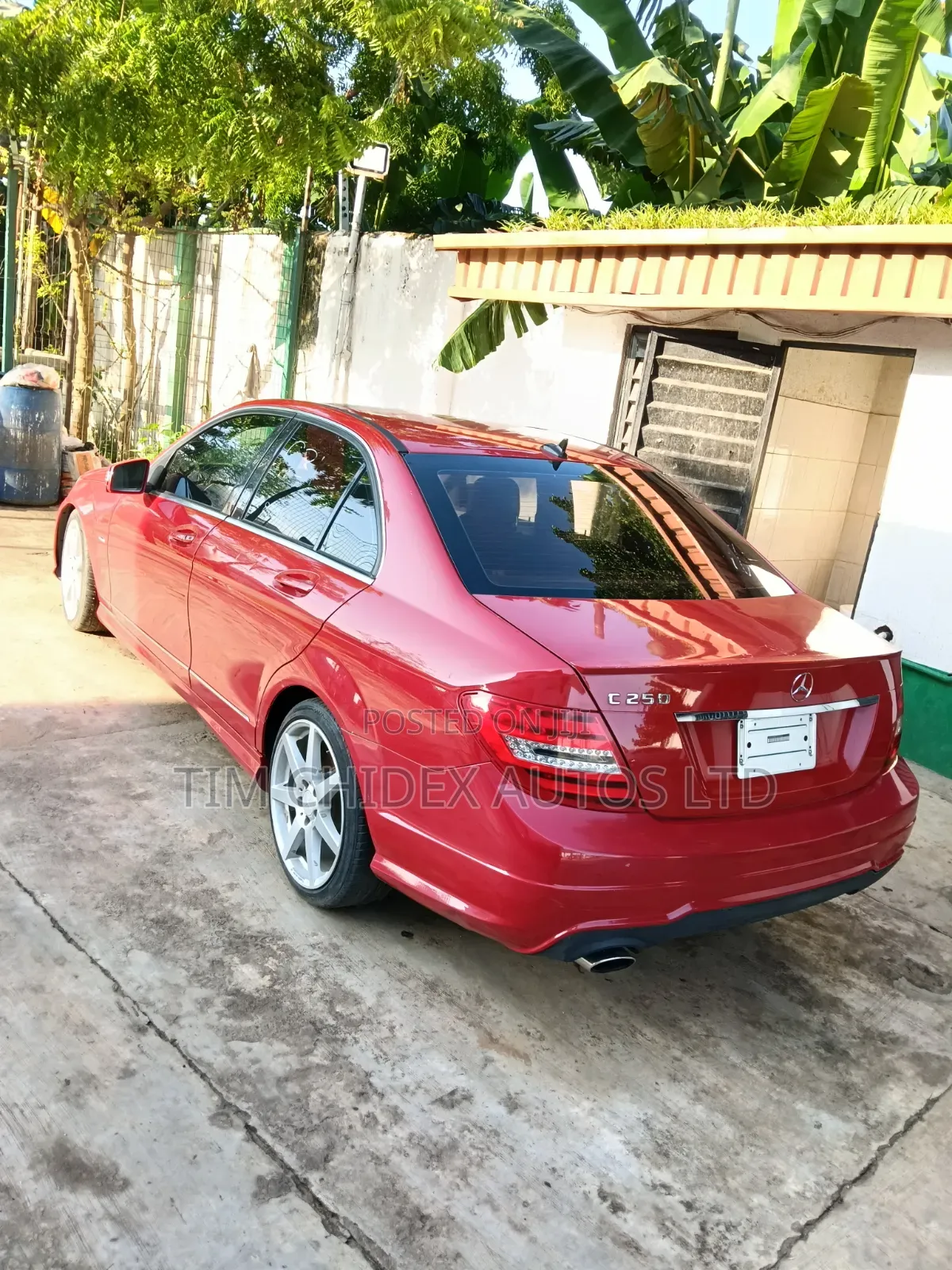 Mercedes-Benz C250 2012 Red
