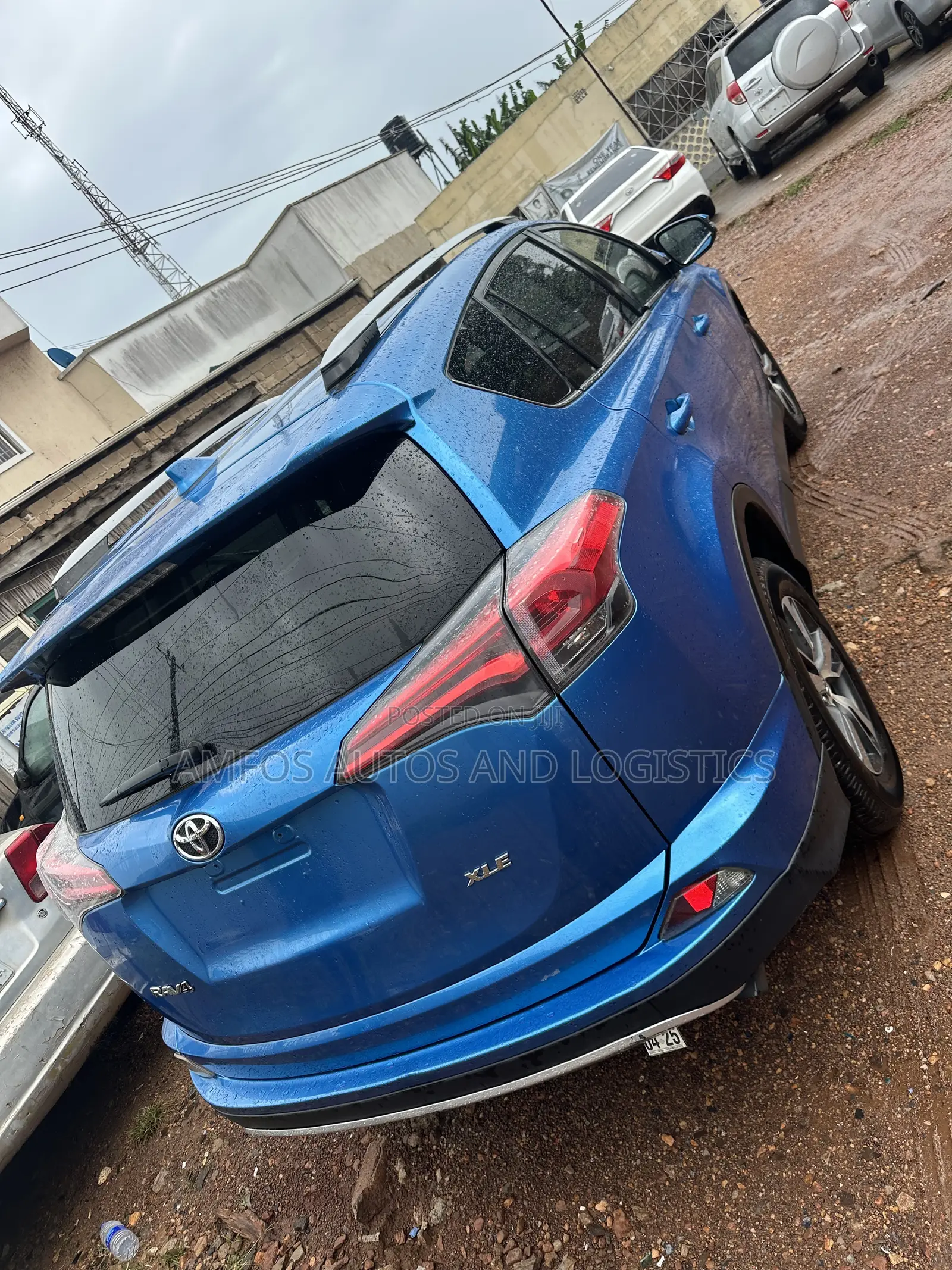 Toyota RAV4 XLE 4dr SUV (2.5L 4cyl 6A) 2018 Blue