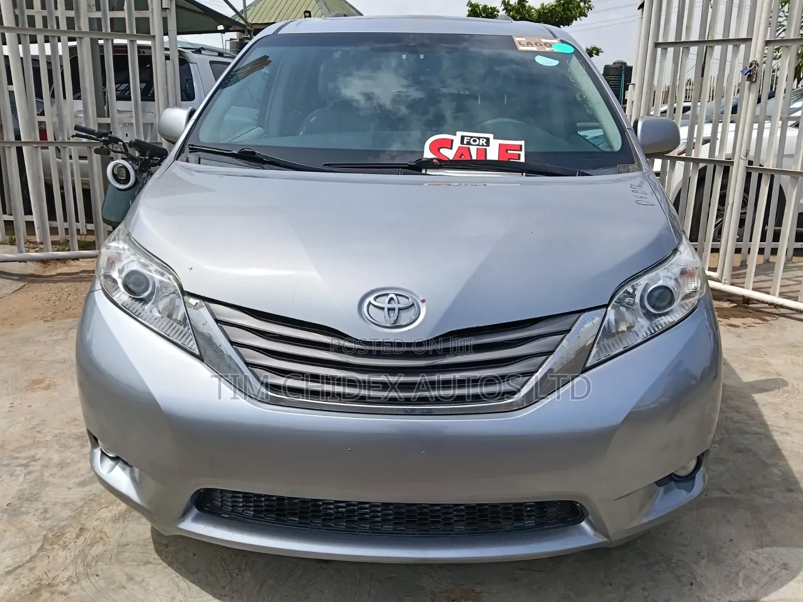 Toyota Sienna XLE 7 Passenger 2012 Gray
