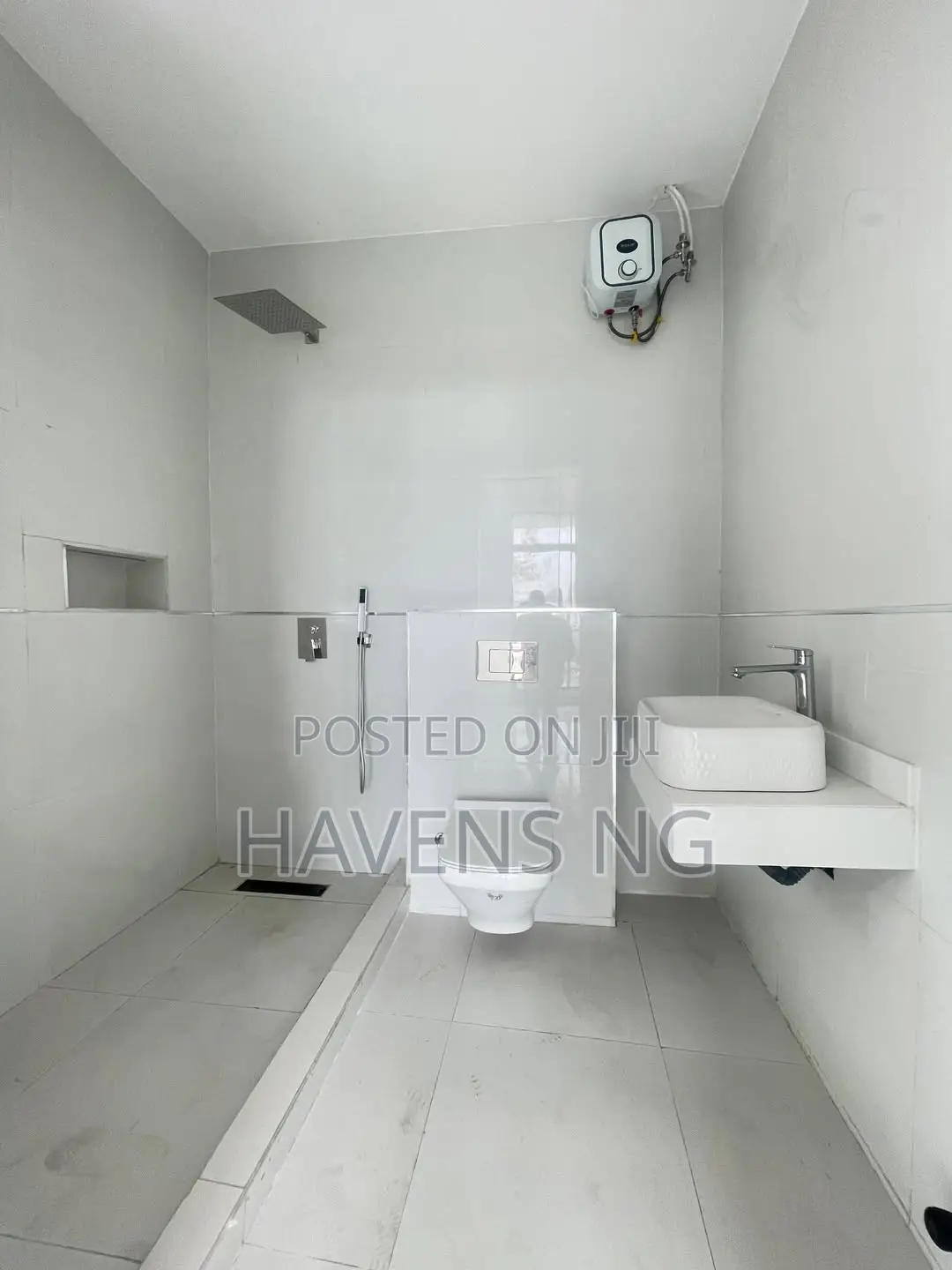 3bdrm Apartment in Ikate for sale