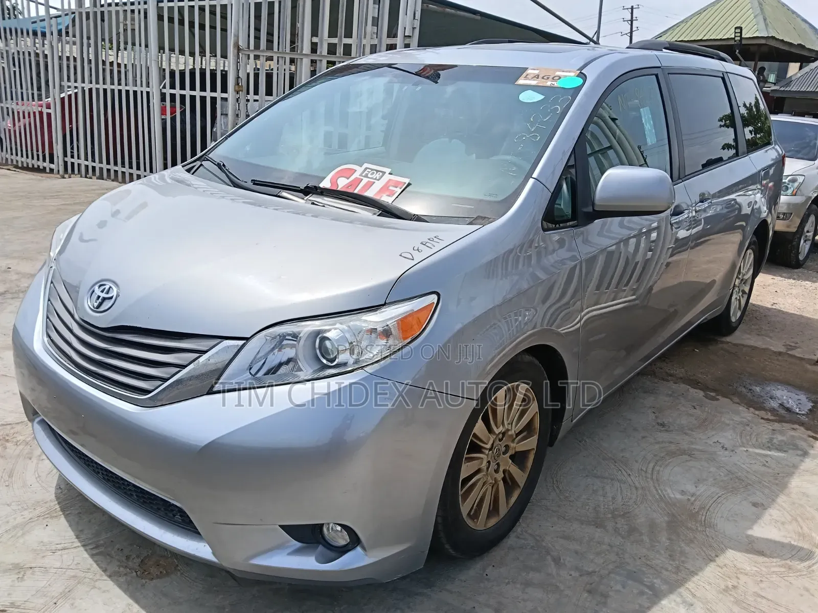 Toyota Sienna XLE 7 Passenger 2012 Gray