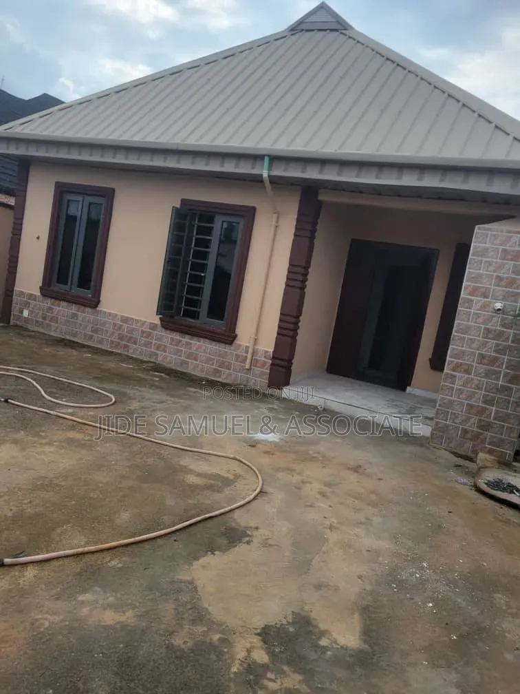3bdrm Bungalow in Ayobo for rent