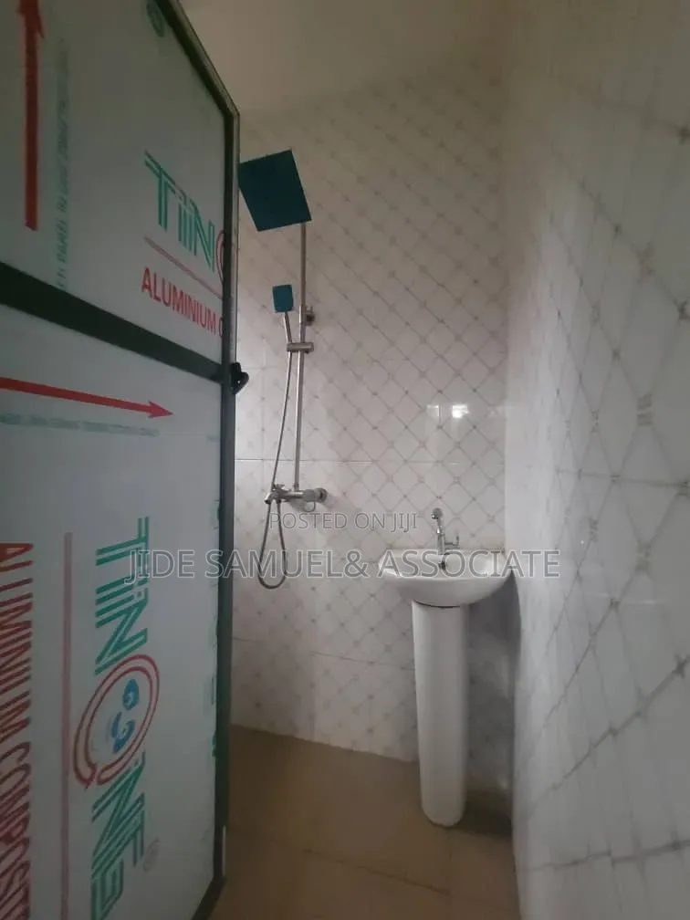 3bdrm Bungalow in Ayobo for rent