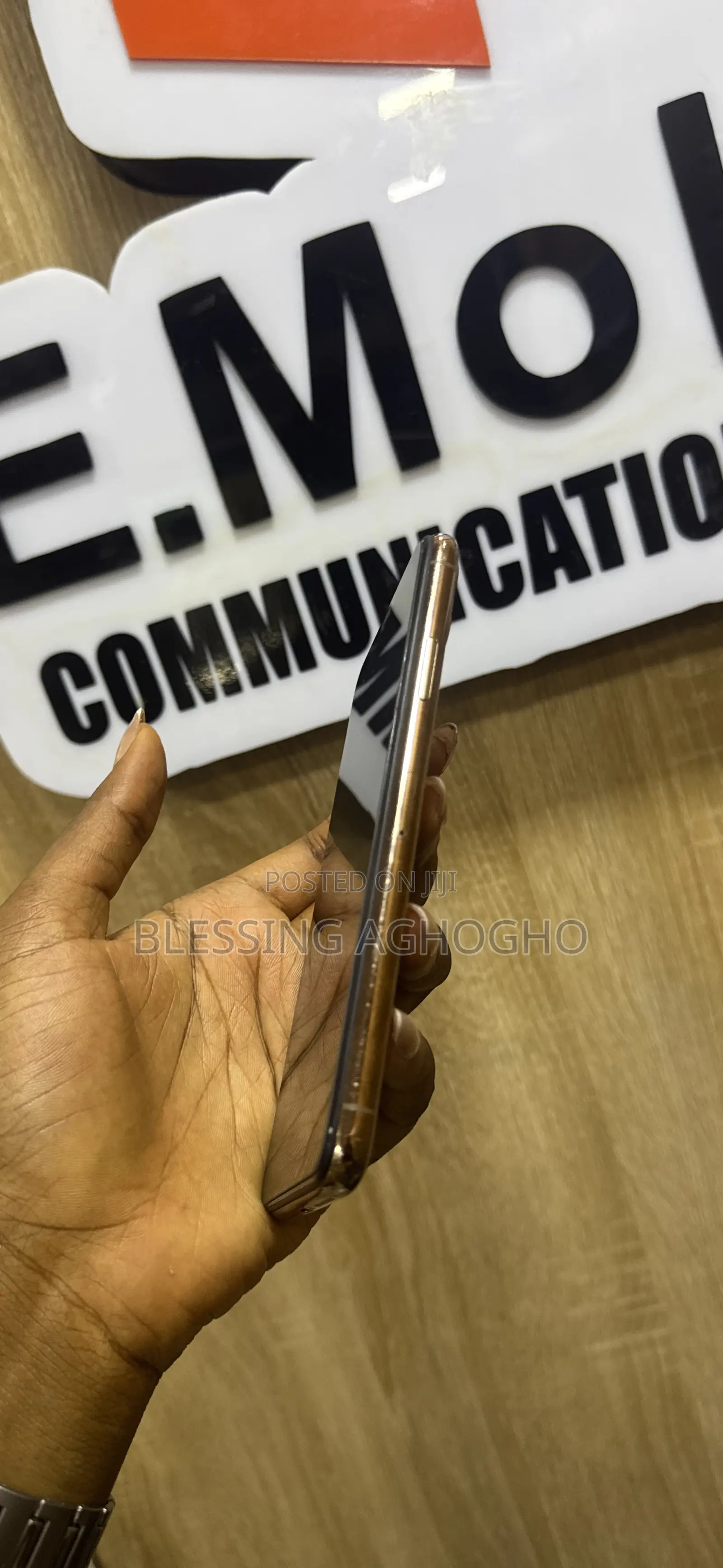 Apple iPhone 11 Pro Max 64 GB Gold