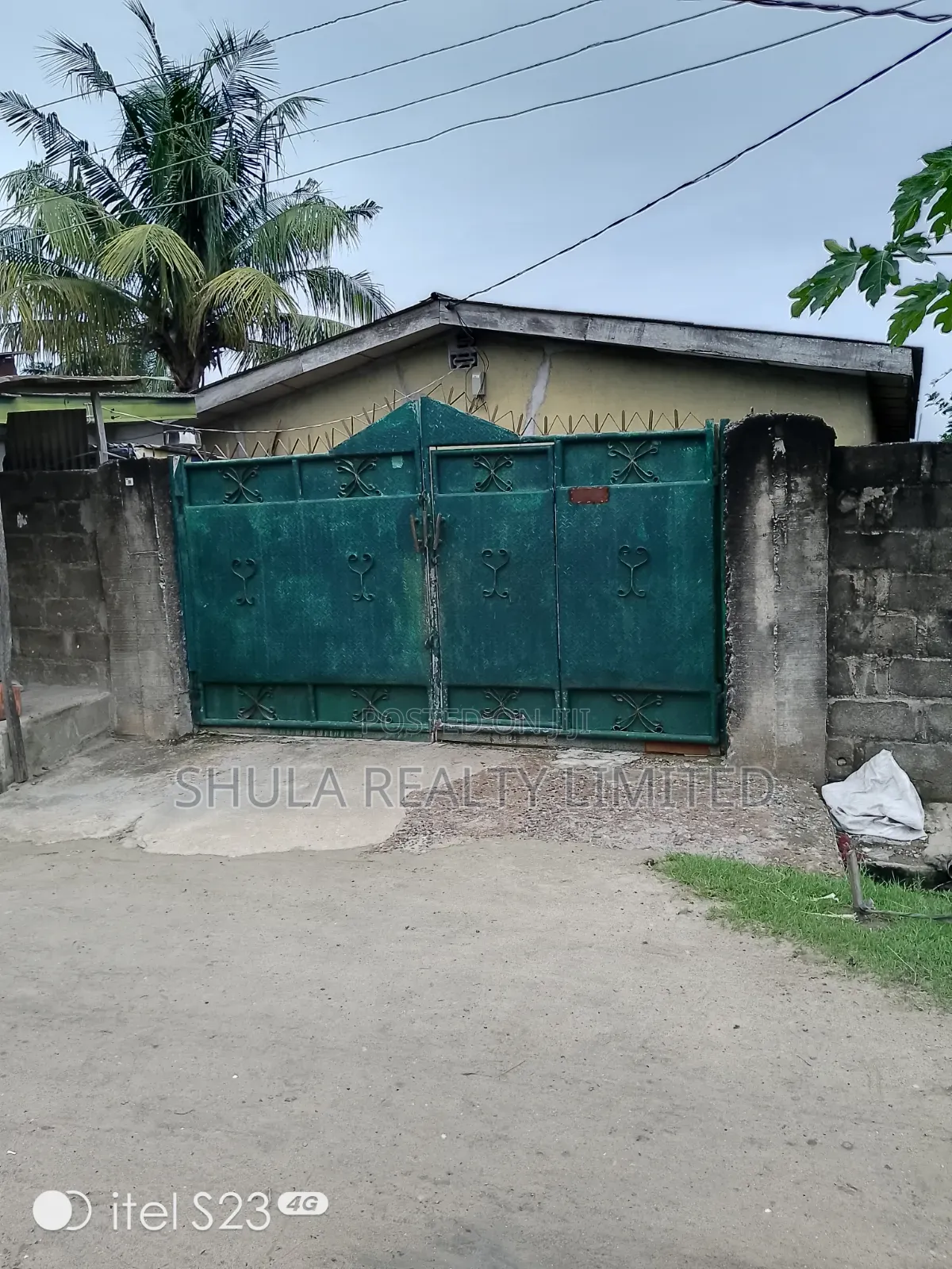 Furnished 3bdrm House in Ajangbadi for sale