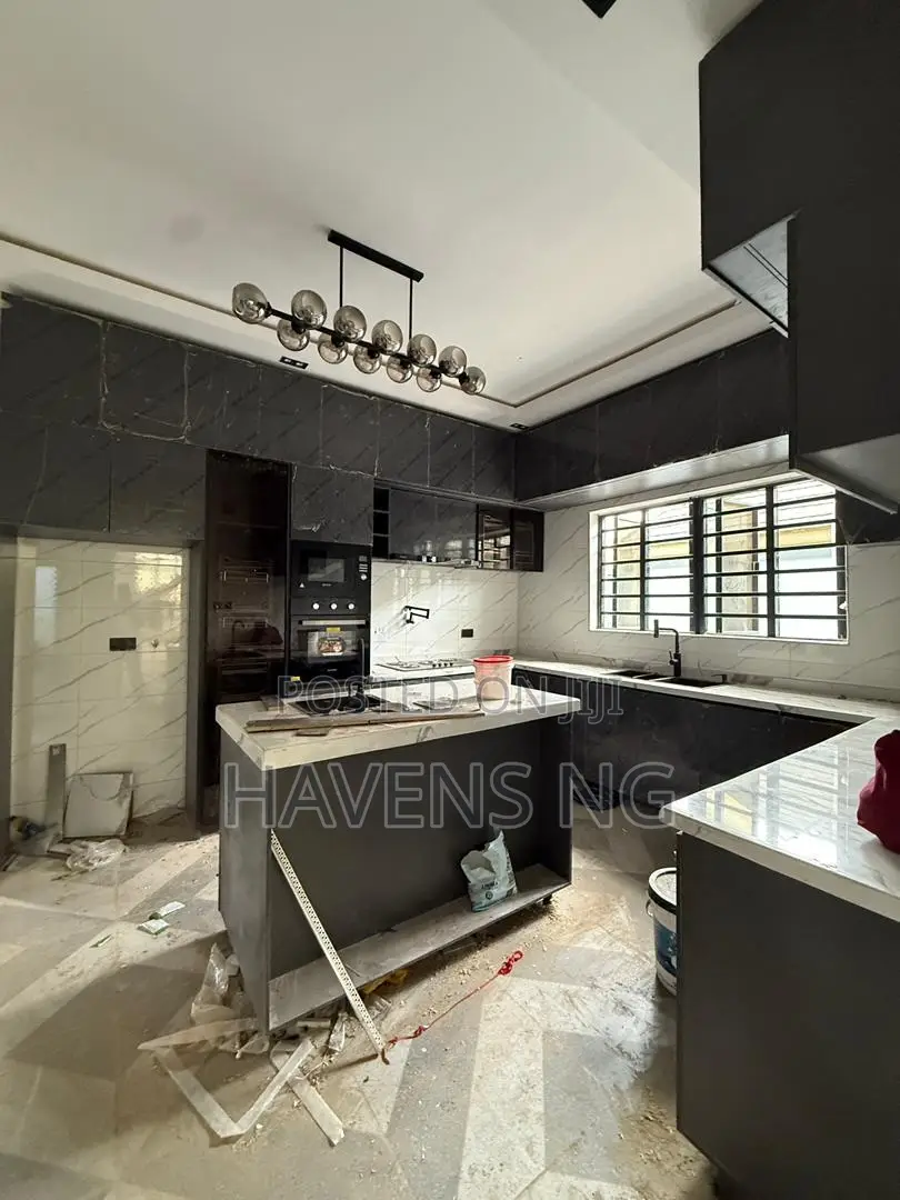 4bdrm Duplex in Kola Lawal Estate, Akobo for sale