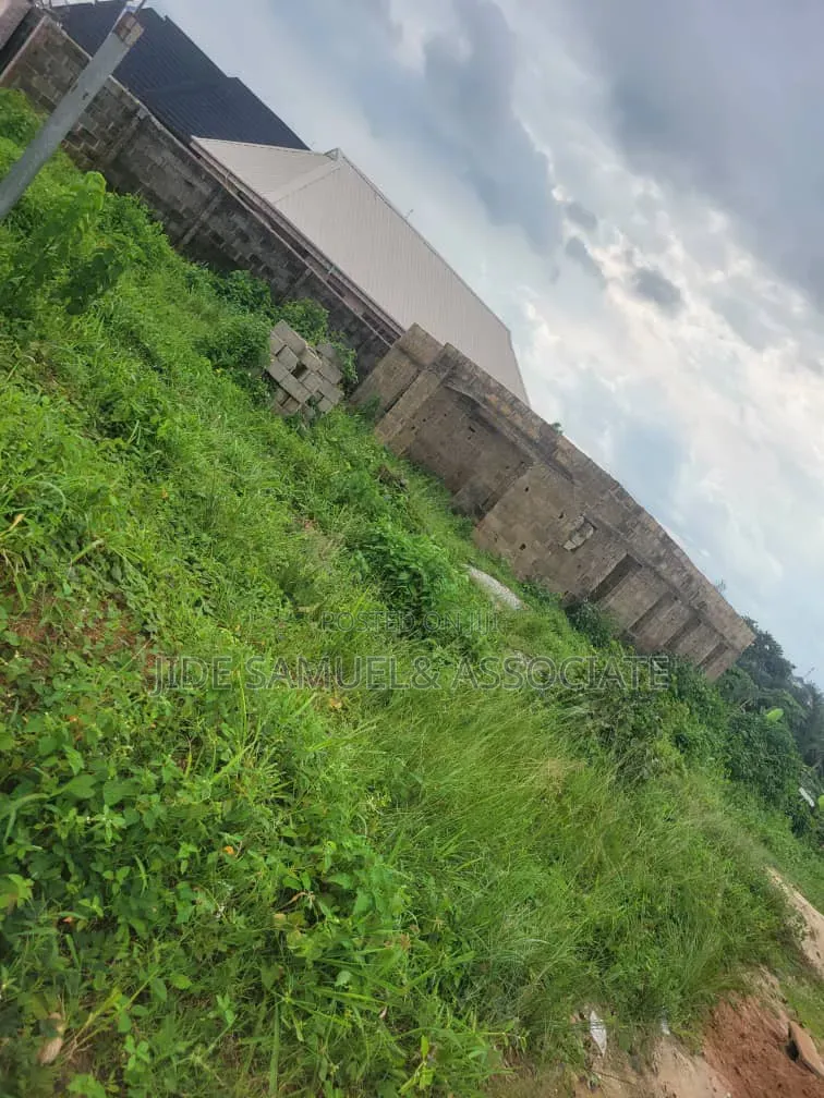 3bdrm Bungalow in Ayobo for sale