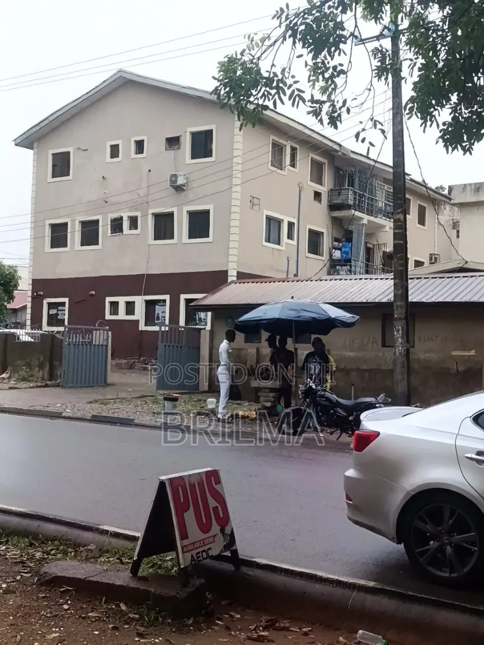 11bdrm Block of Flats in Zone 6 / Wuse for sale