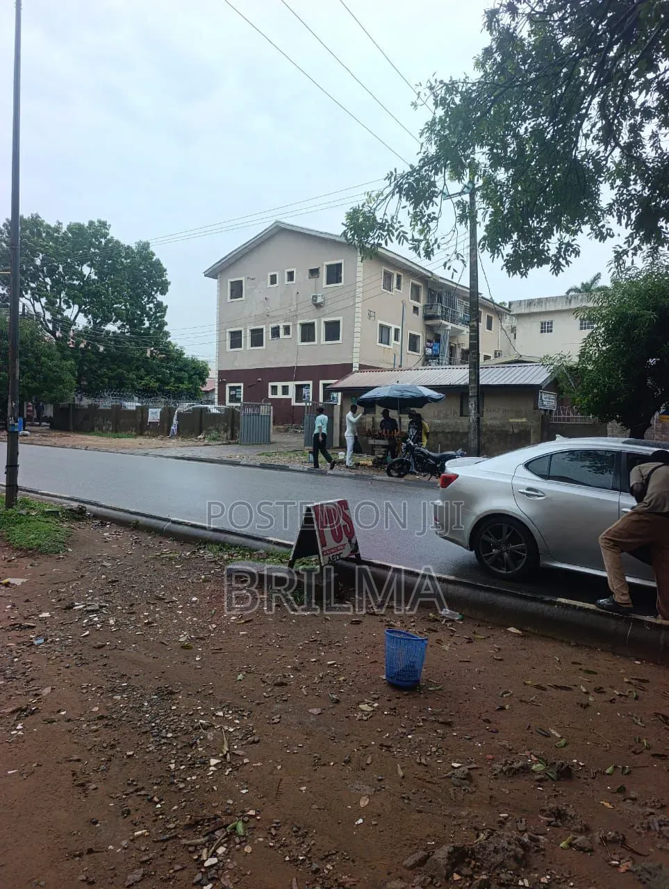 11bdrm Block of Flats in Zone 6 / Wuse for sale