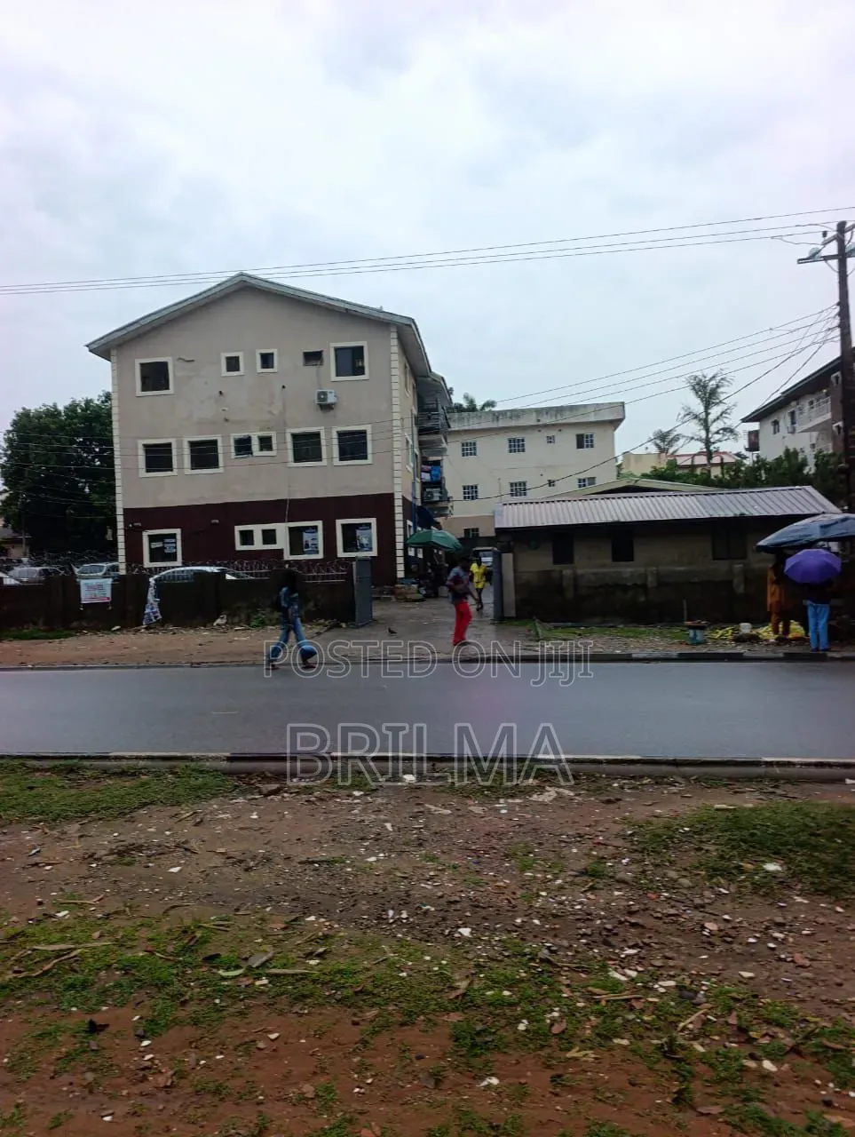 11bdrm Block of Flats in Zone 6 / Wuse for sale