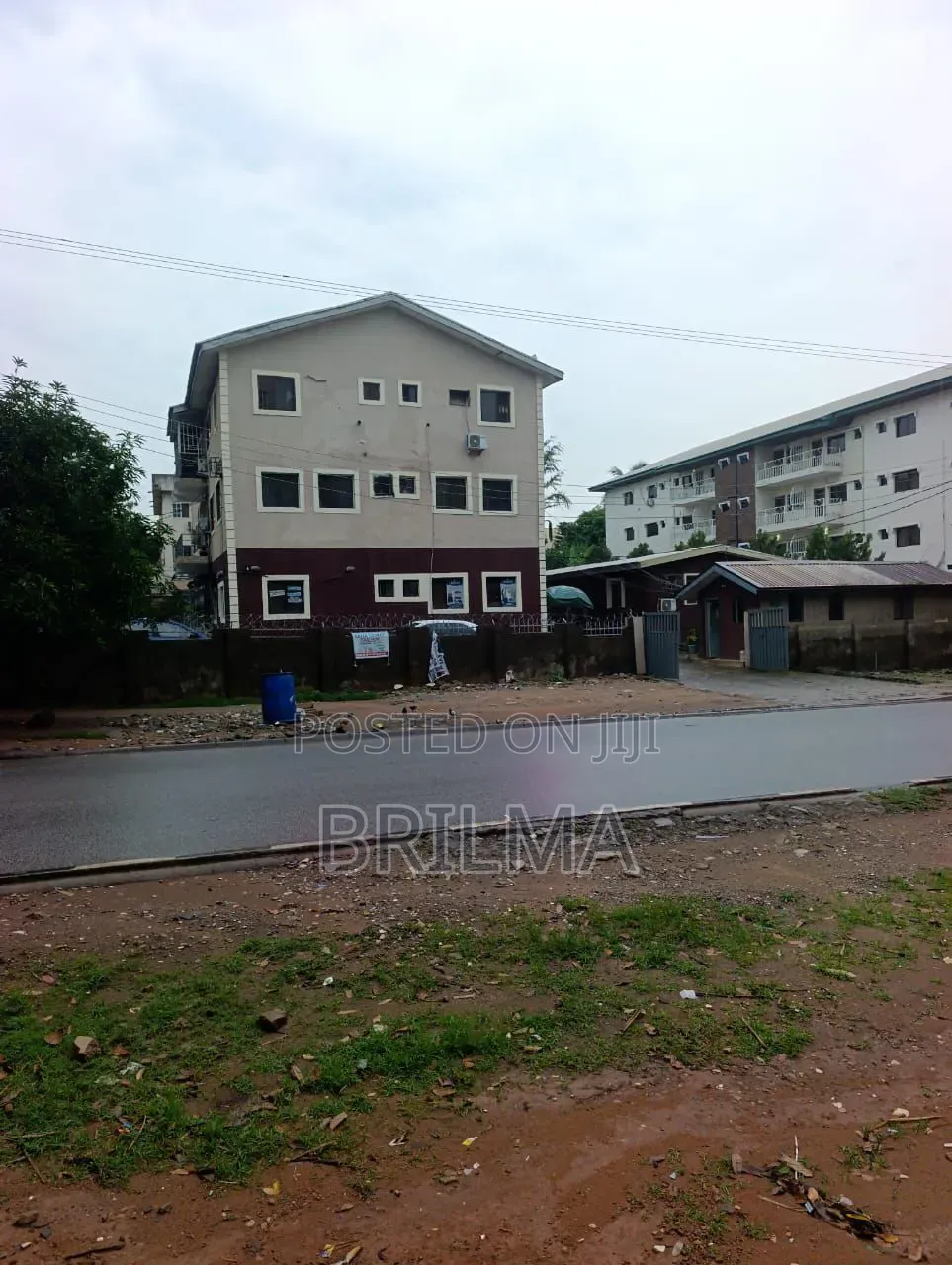 11bdrm Block of Flats in Zone 6 / Wuse for sale