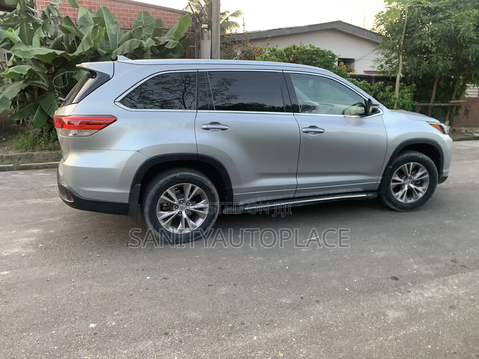 Toyota Highlander XLE 4dr SUV (3.5L 6cyl 6A) 2015 Silver
