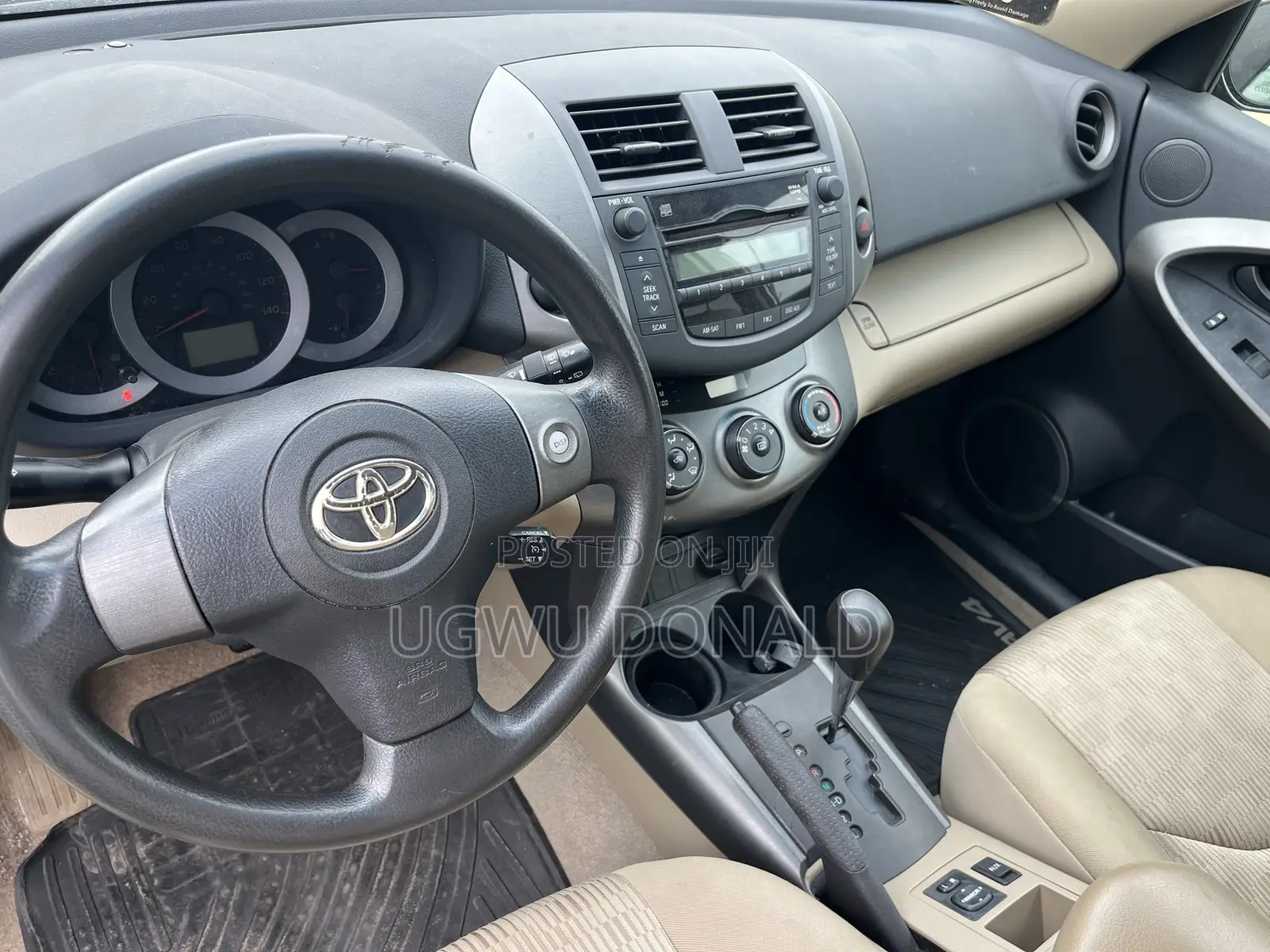 Toyota RAV4 2010 Gold