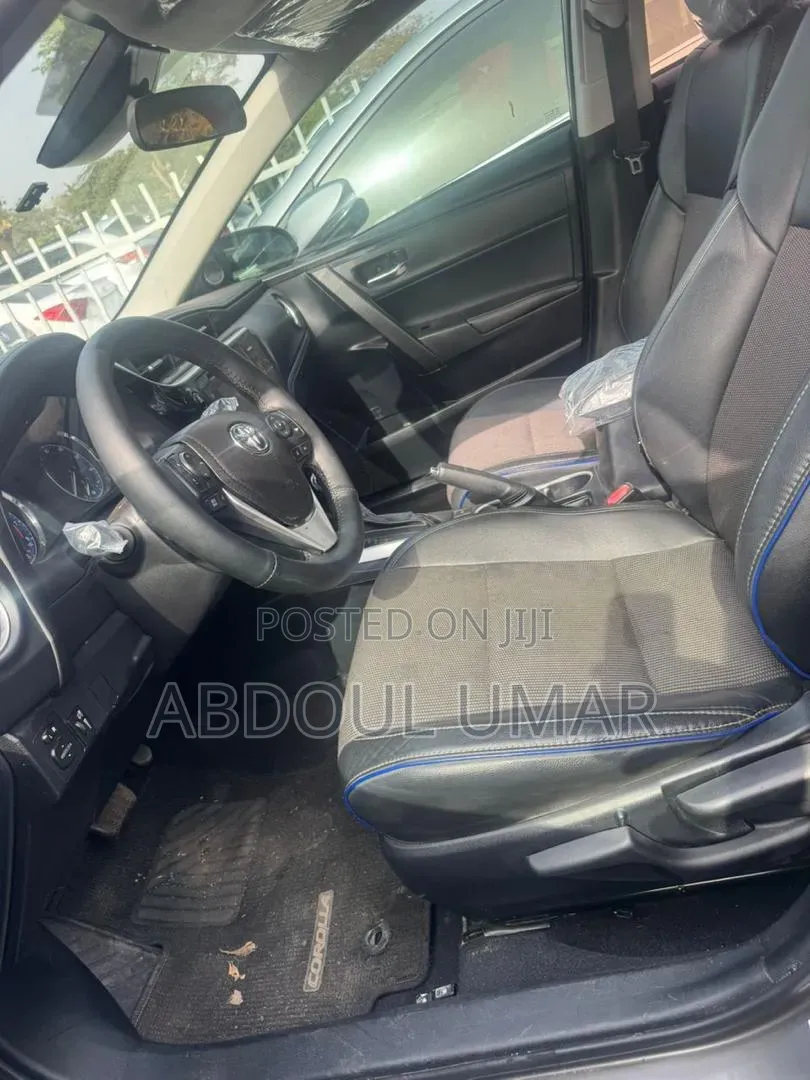 Toyota Corolla SE 4dr Sedan (1.8L 4cyl CVT) 2017 Gray