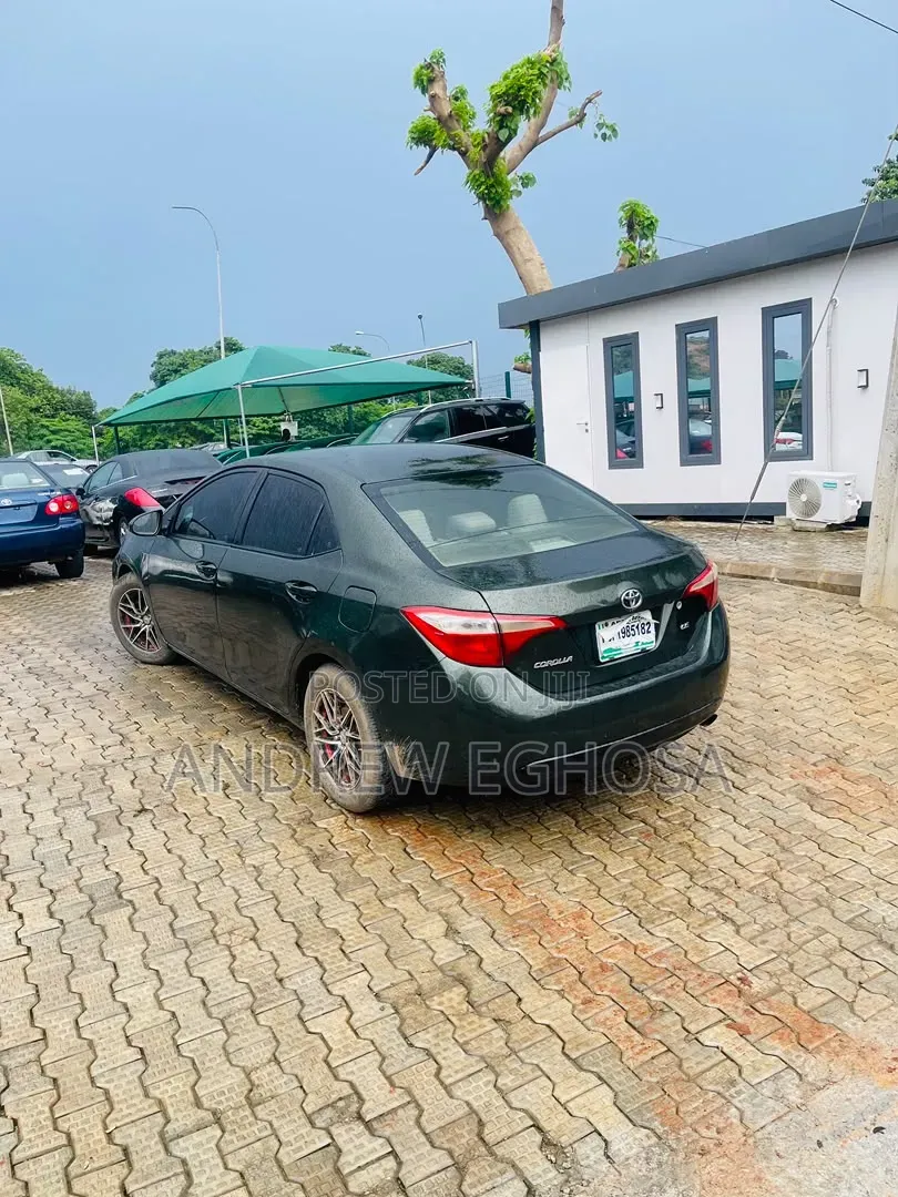 Toyota Corolla 2015 Gray