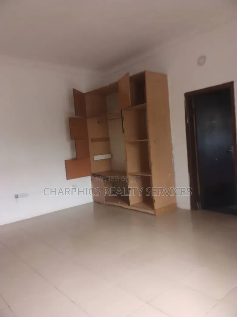 Mini Flat in Lekki Phase 1 for rent