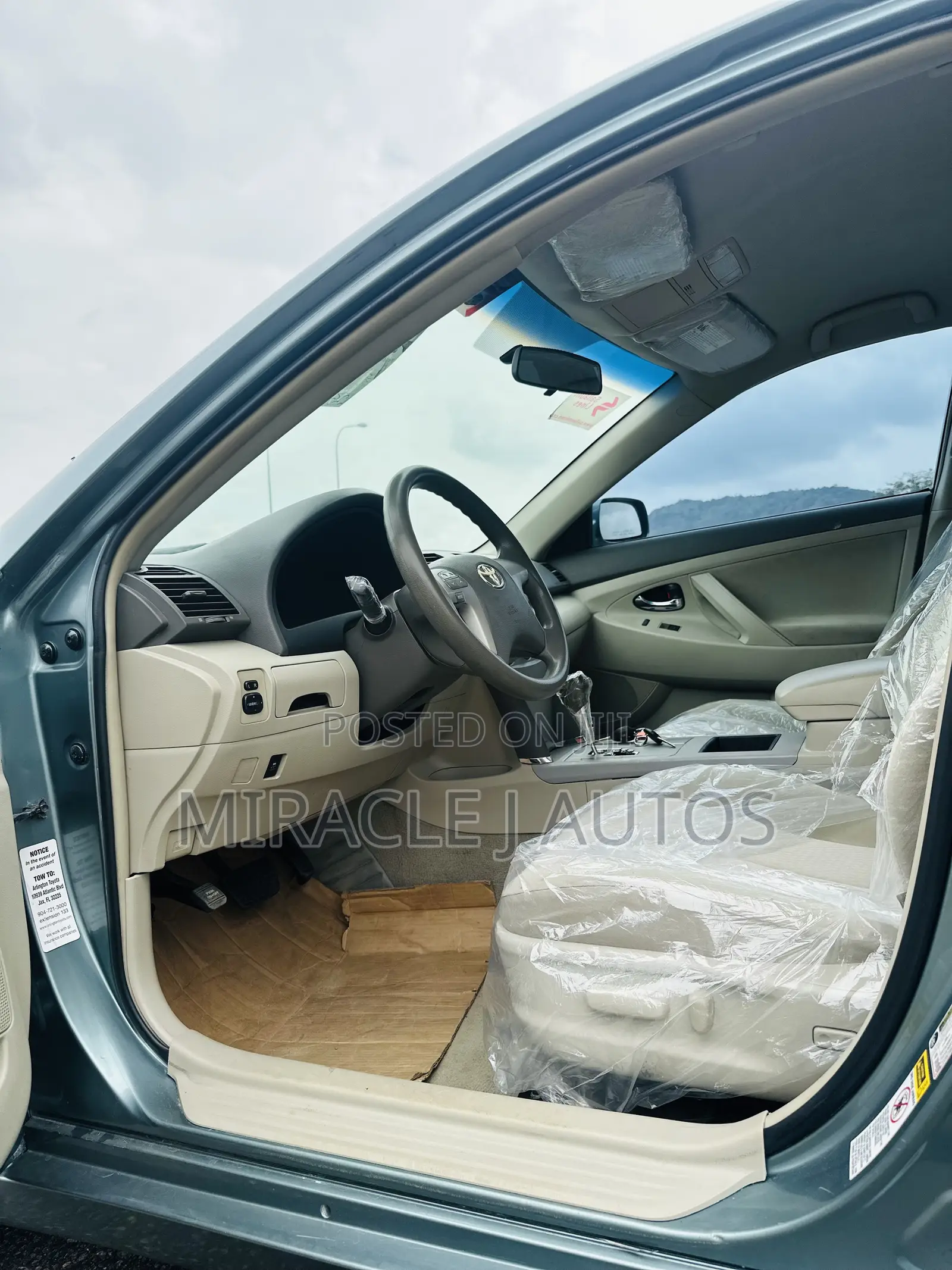 Toyota Camry LE 4dr Sedan (2.5L 4cyl 6A) 2011 Green