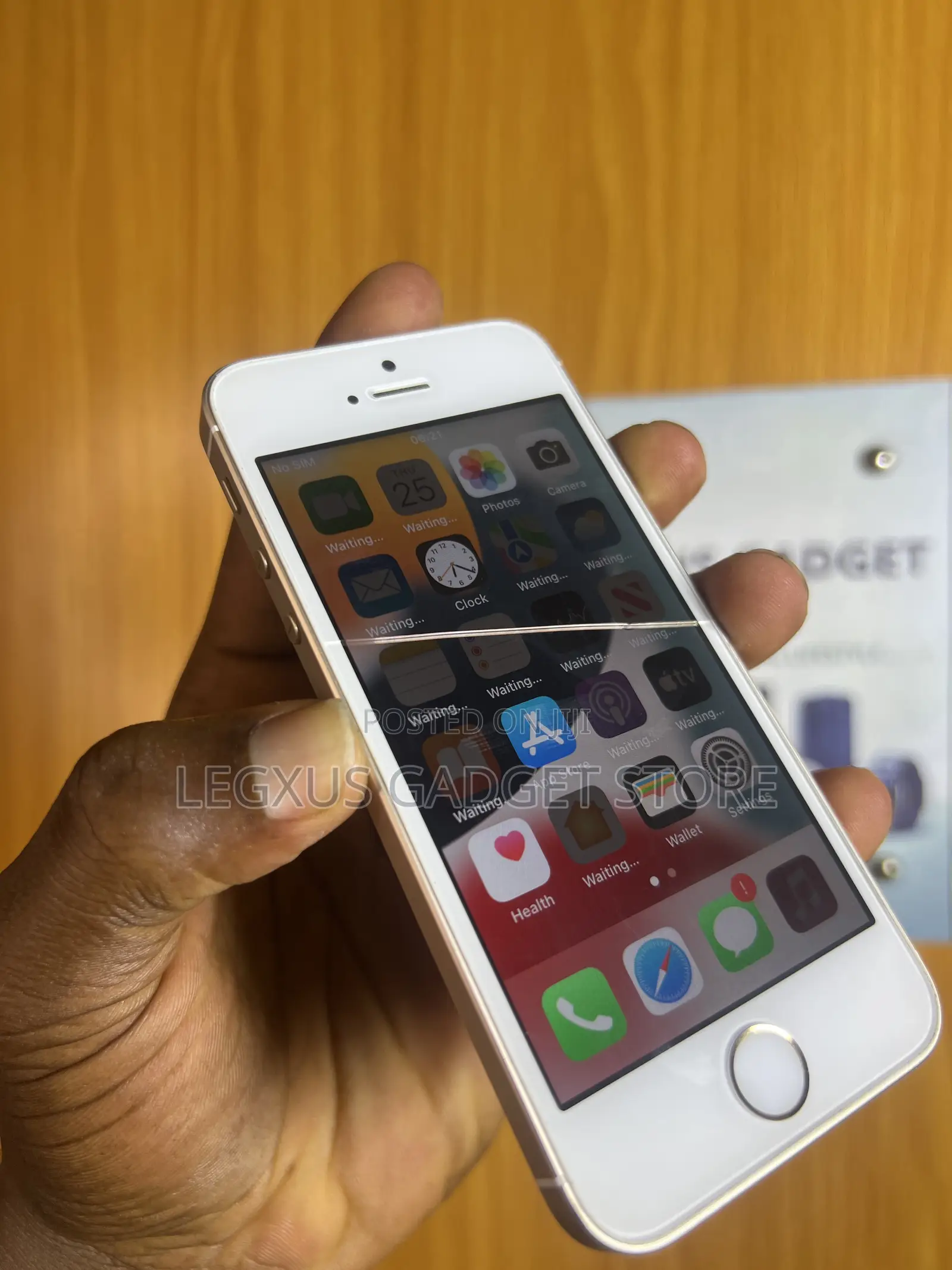 Apple iPhone SE 32 GB Gold