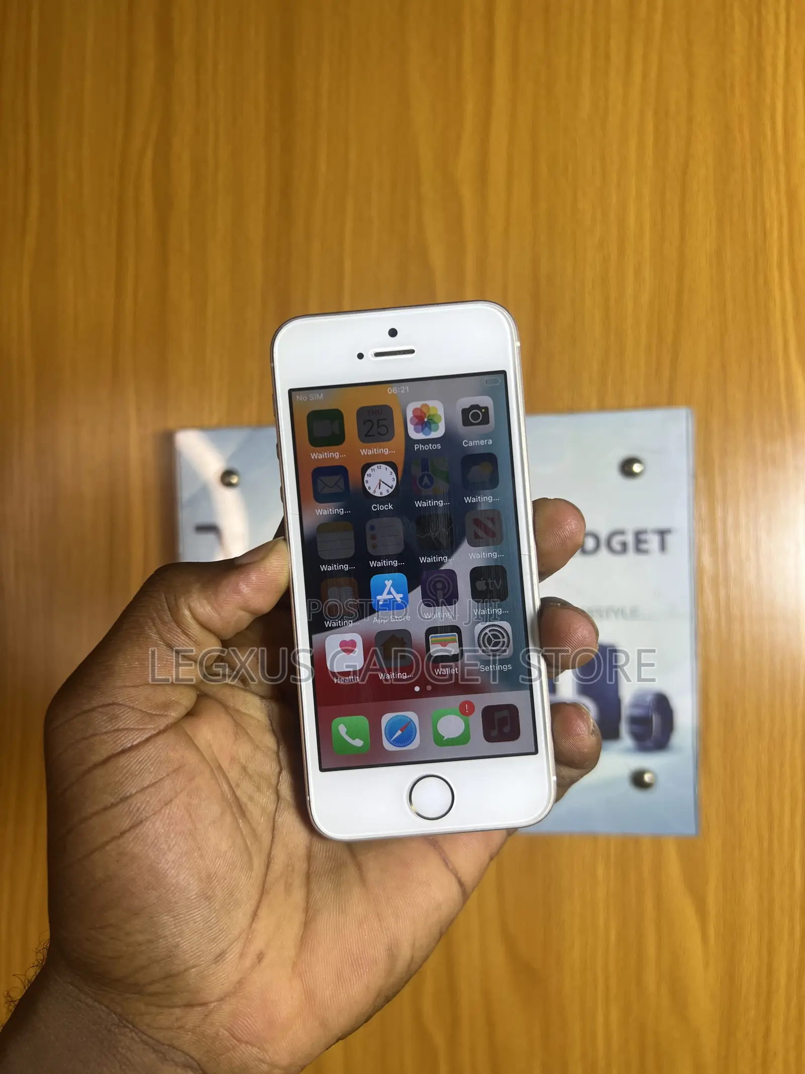 Apple iPhone SE 32 GB Gold