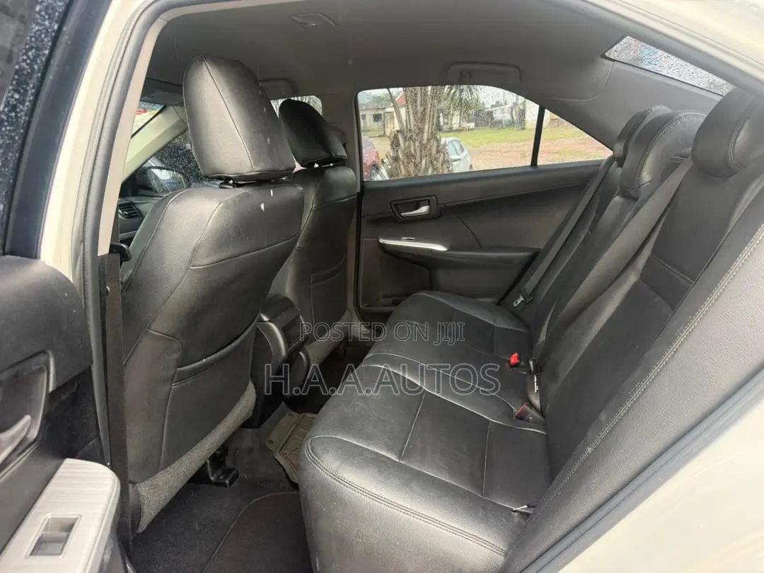 Toyota Camry SE 4dr Sedan (2.5L 4cyl 6A) 2012 White