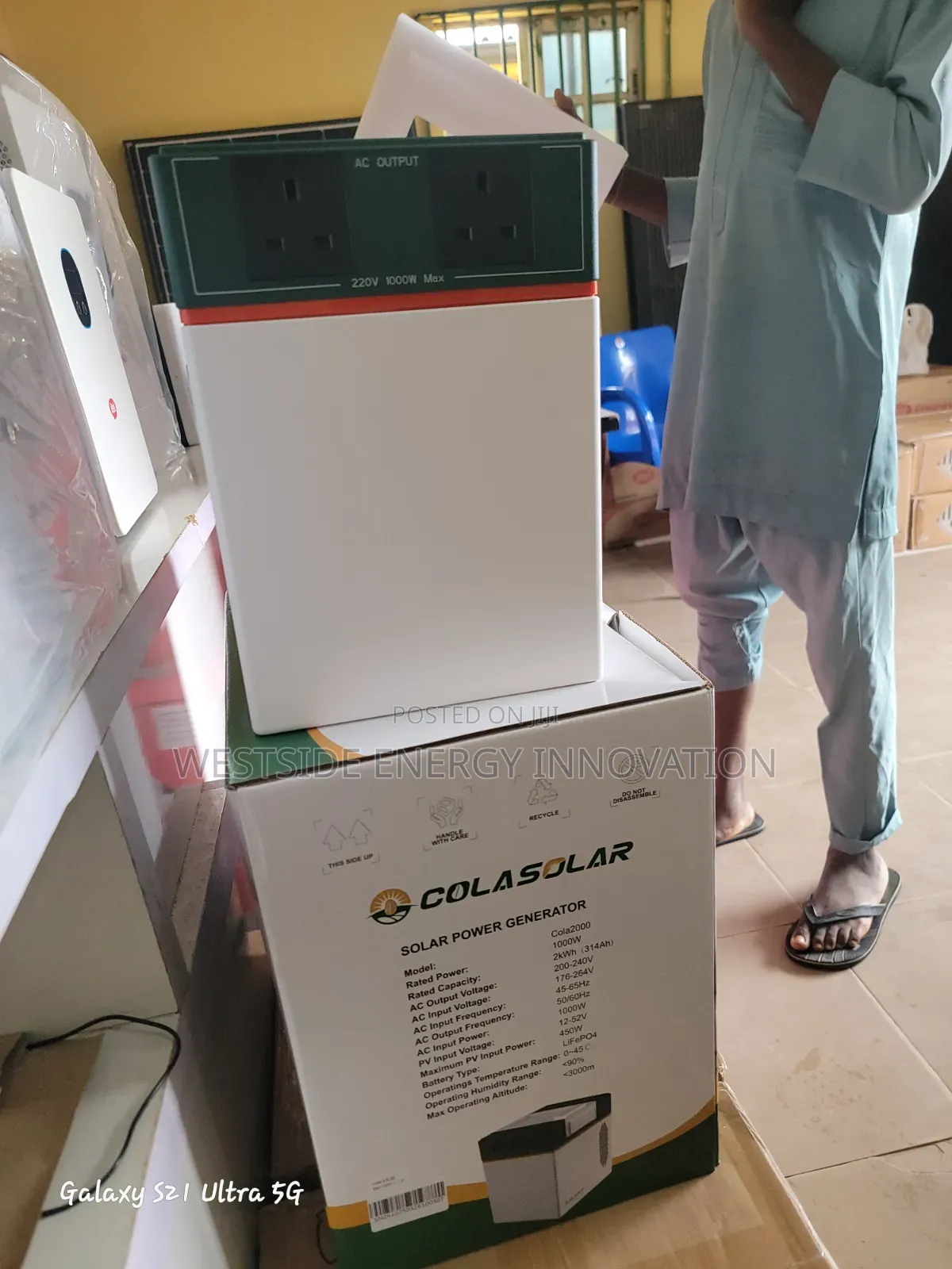 Colasolar 2000 Solar Power Tank. 1kwh Inverter/2kwh Battery