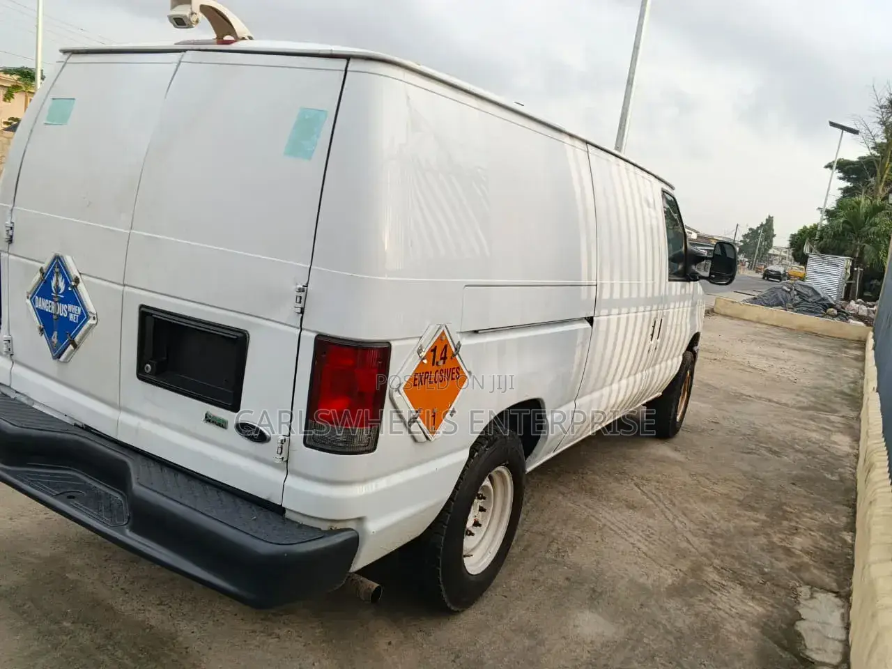 Ford E250 2011 White