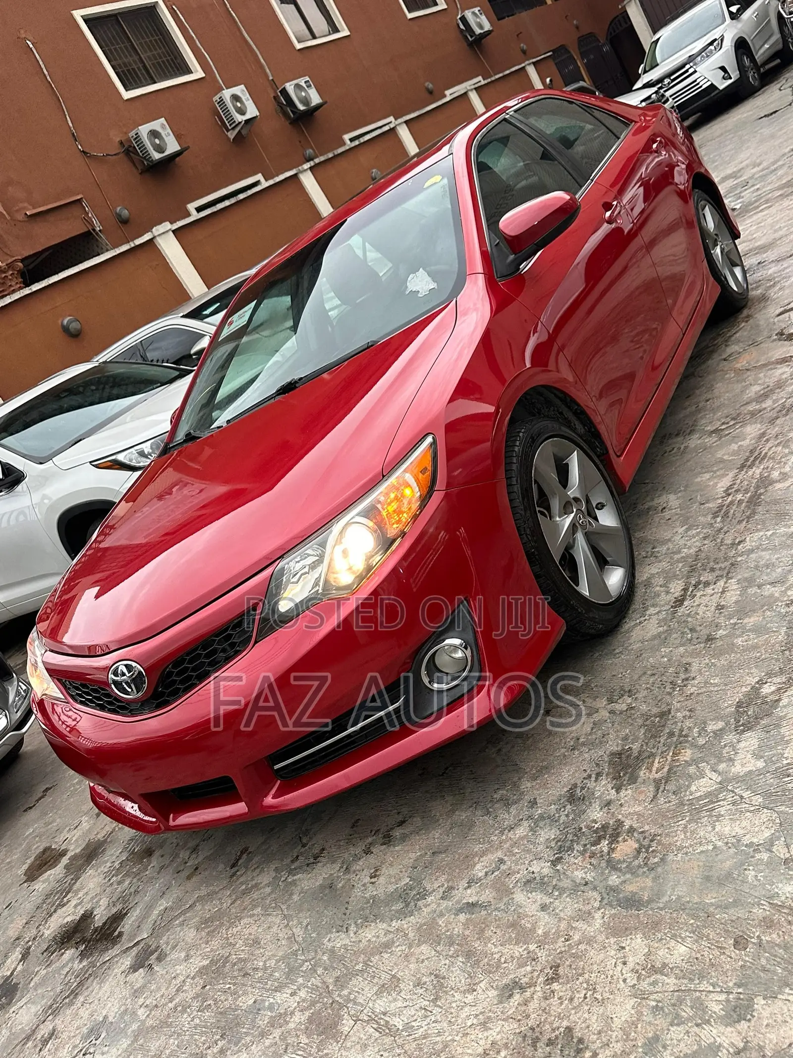 Toyota Camry SE V6 4dr Sedan (3.5L 6cyl 6A) 2013 Red
