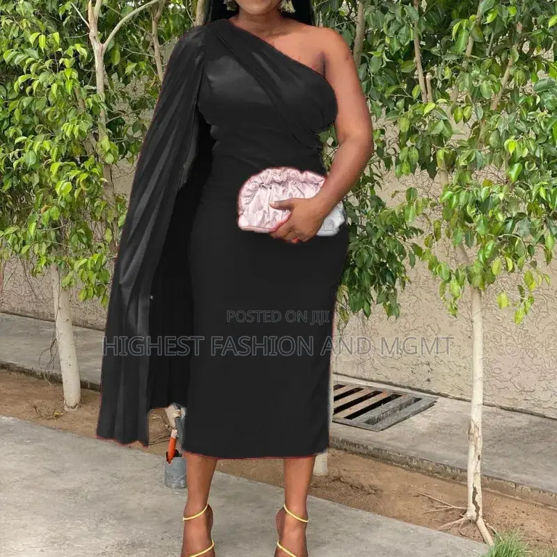 Oblique Shoulder Pleated Dress