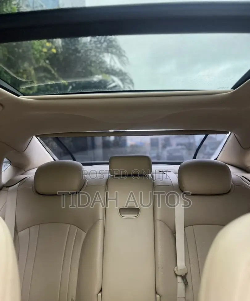 Hyundai Genesis 2014 Brown