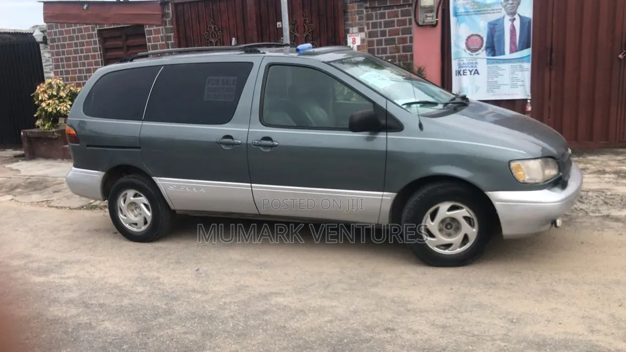 Toyota Sienna 2001 Gray