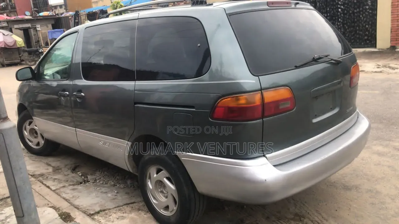 Toyota Sienna 2001 Gray