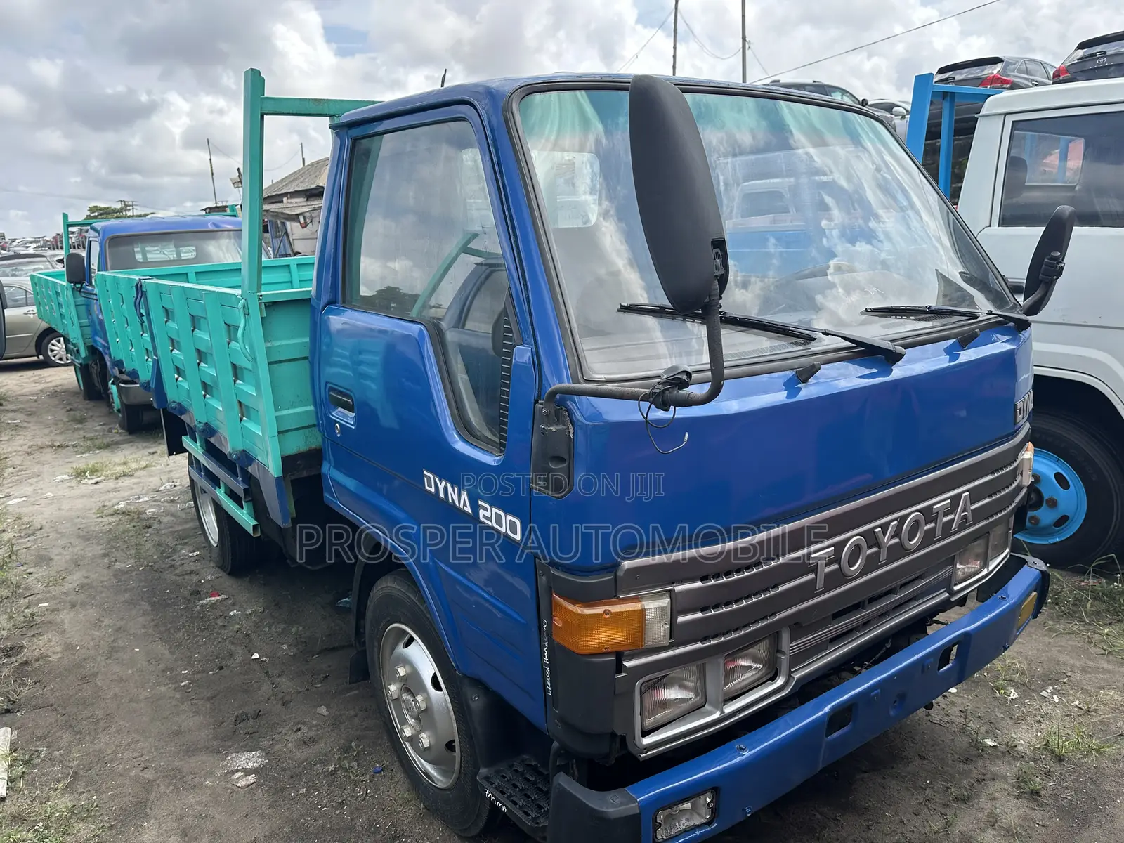 Toyota Dyna 200 Old Model Face