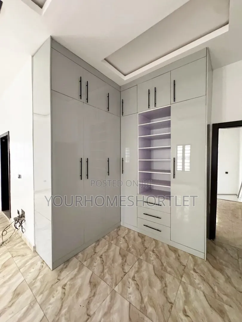 5 Bedroom Detached Duplex With a Bq