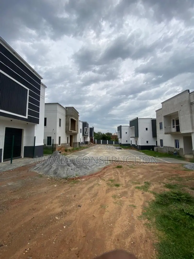 5bdrm Duplex in Galadimawa for sale