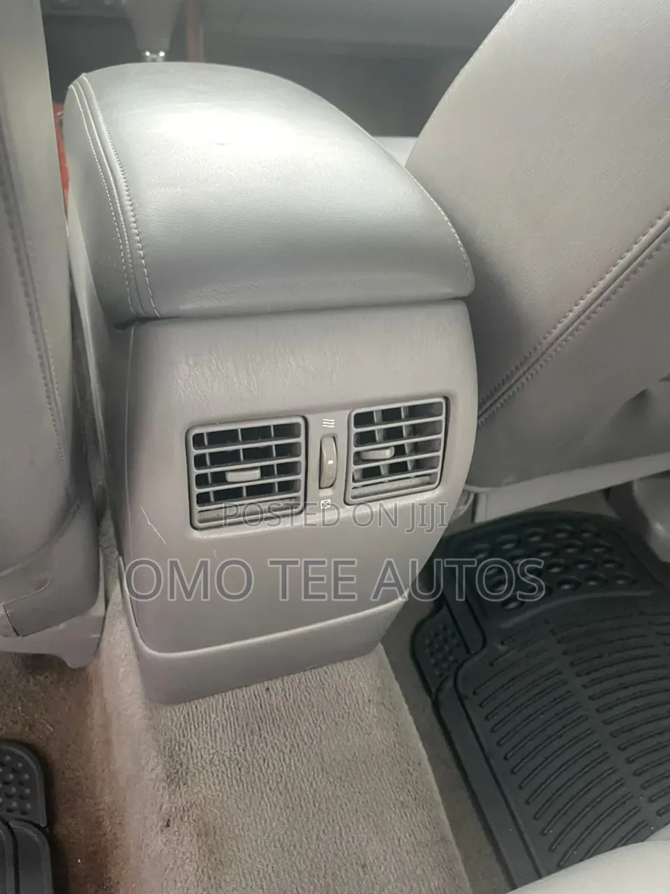 Toyota Camry XLE V6 4dr Sedan (3.0L 6cyl 5A) 2004 Silver