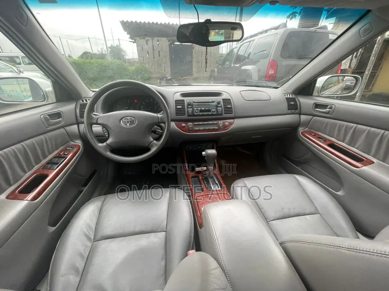 Toyota Camry XLE V6 4dr Sedan (3.0L 6cyl 5A) 2004 Silver