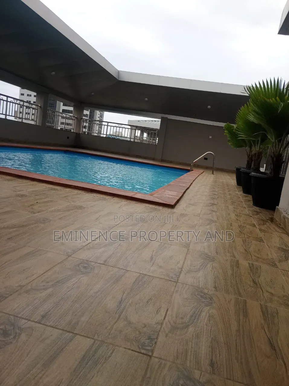3bdrm Penthouse in Adeola Odeku for rent