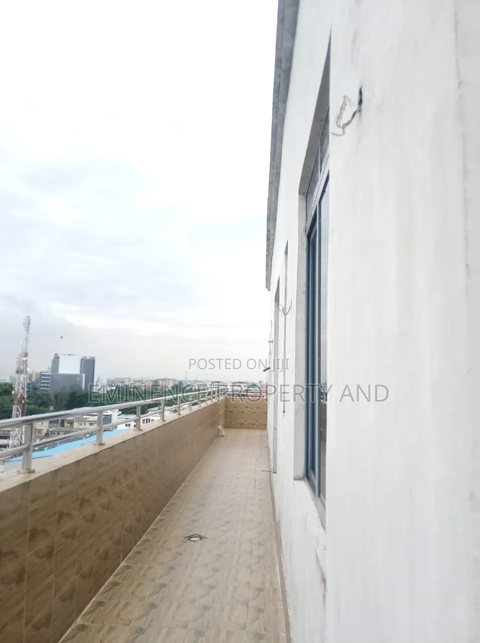 3bdrm Penthouse in Adeola Odeku for rent