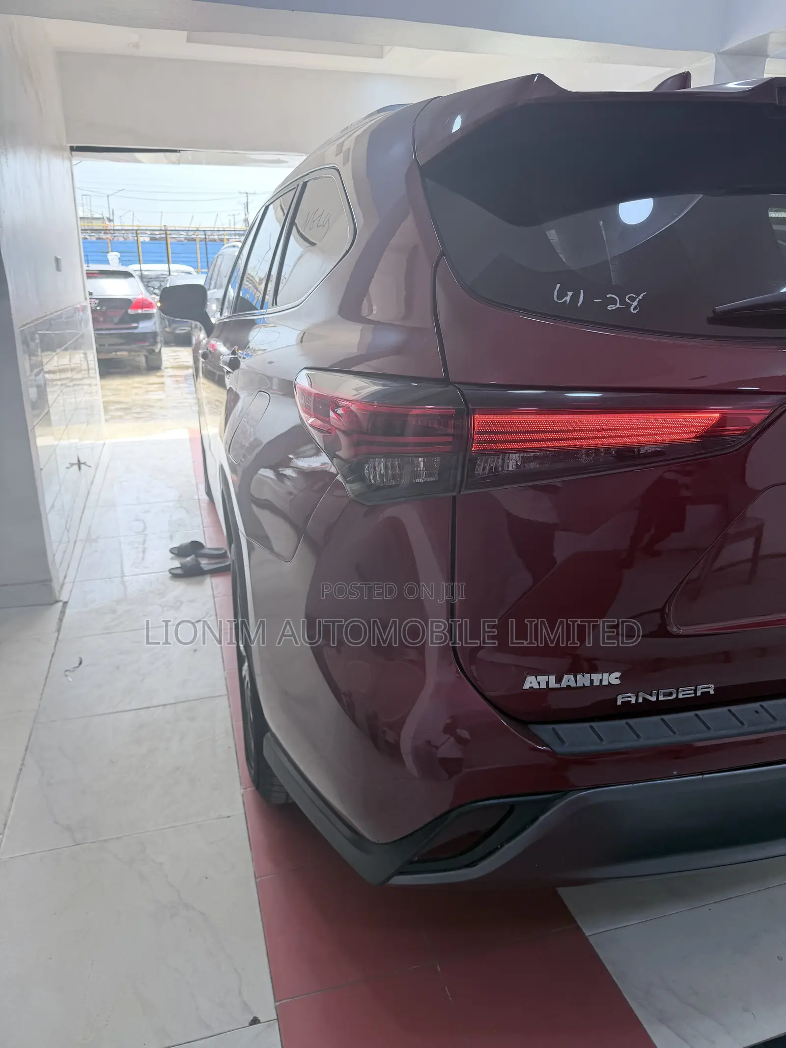 Toyota Highlander XLE 2021 Burgundy