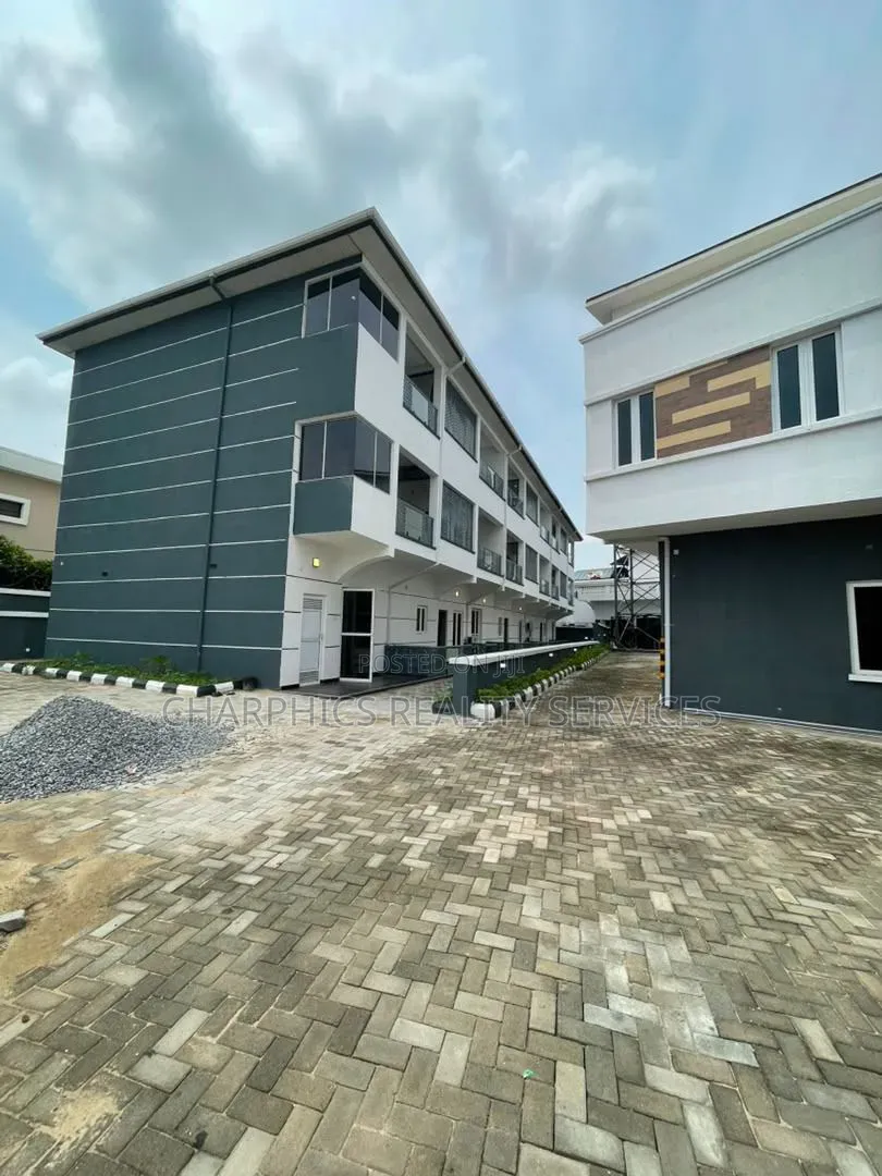 17bdrm Apartment in Parkview Estate for rent