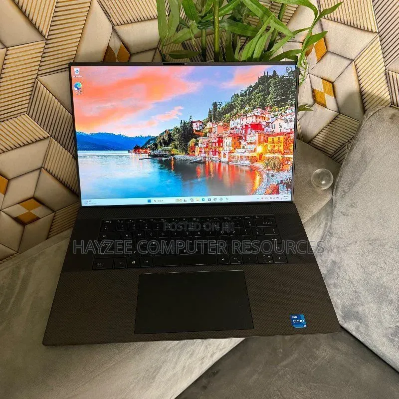 Laptop Dell XPS 17 9720 32GB Intel Core i7 SSD 1T