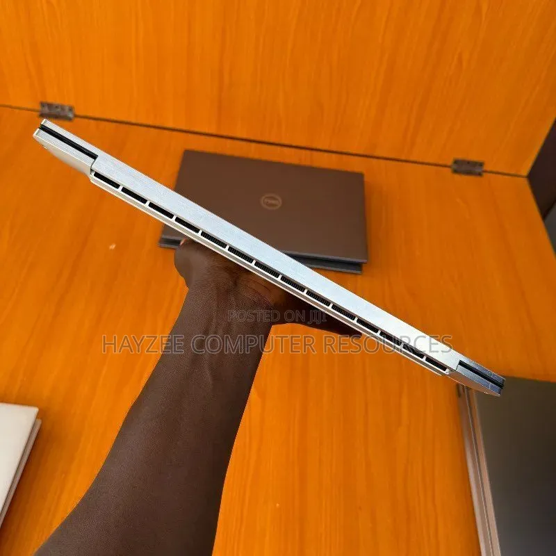 Laptop Dell XPS 17 9720 32GB Intel Core i7 SSD 1T