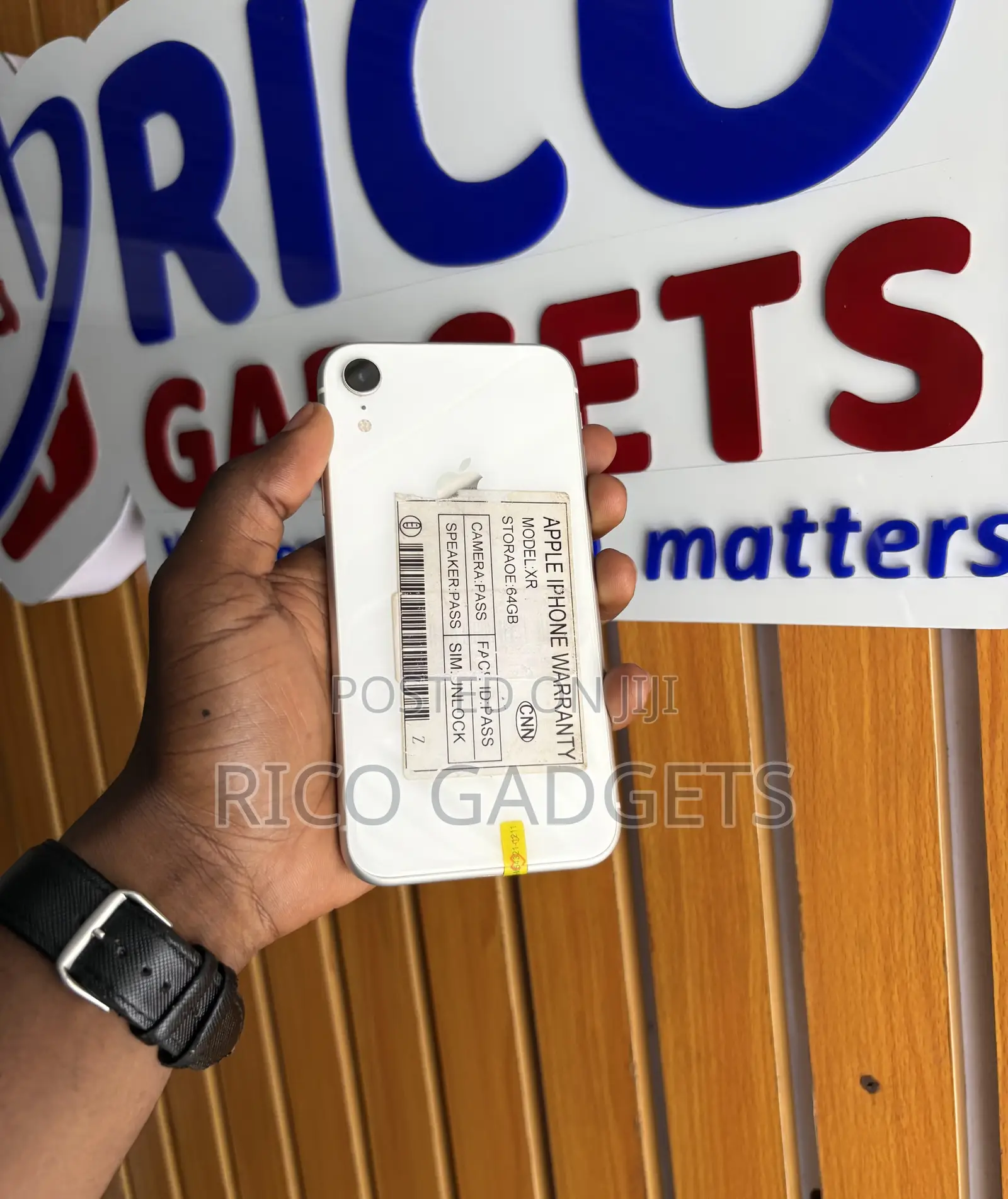 Apple iPhone XR 64 GB White