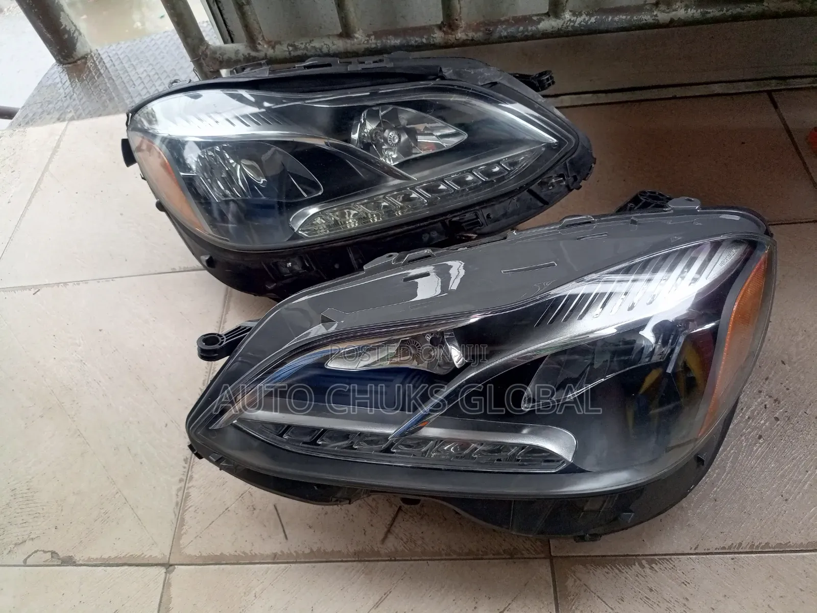 New Genuine Headlight for E300 (W212) Single