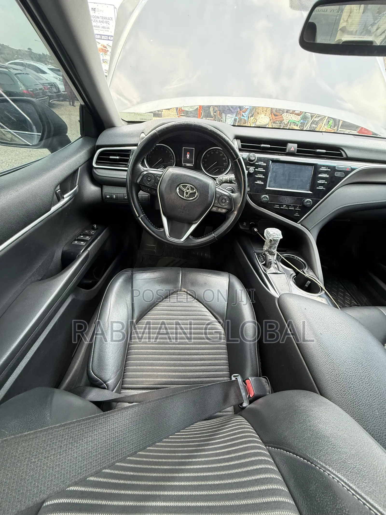 Toyota Camry SE FWD (2.5L 4cyl 8AM) 2018 Gray