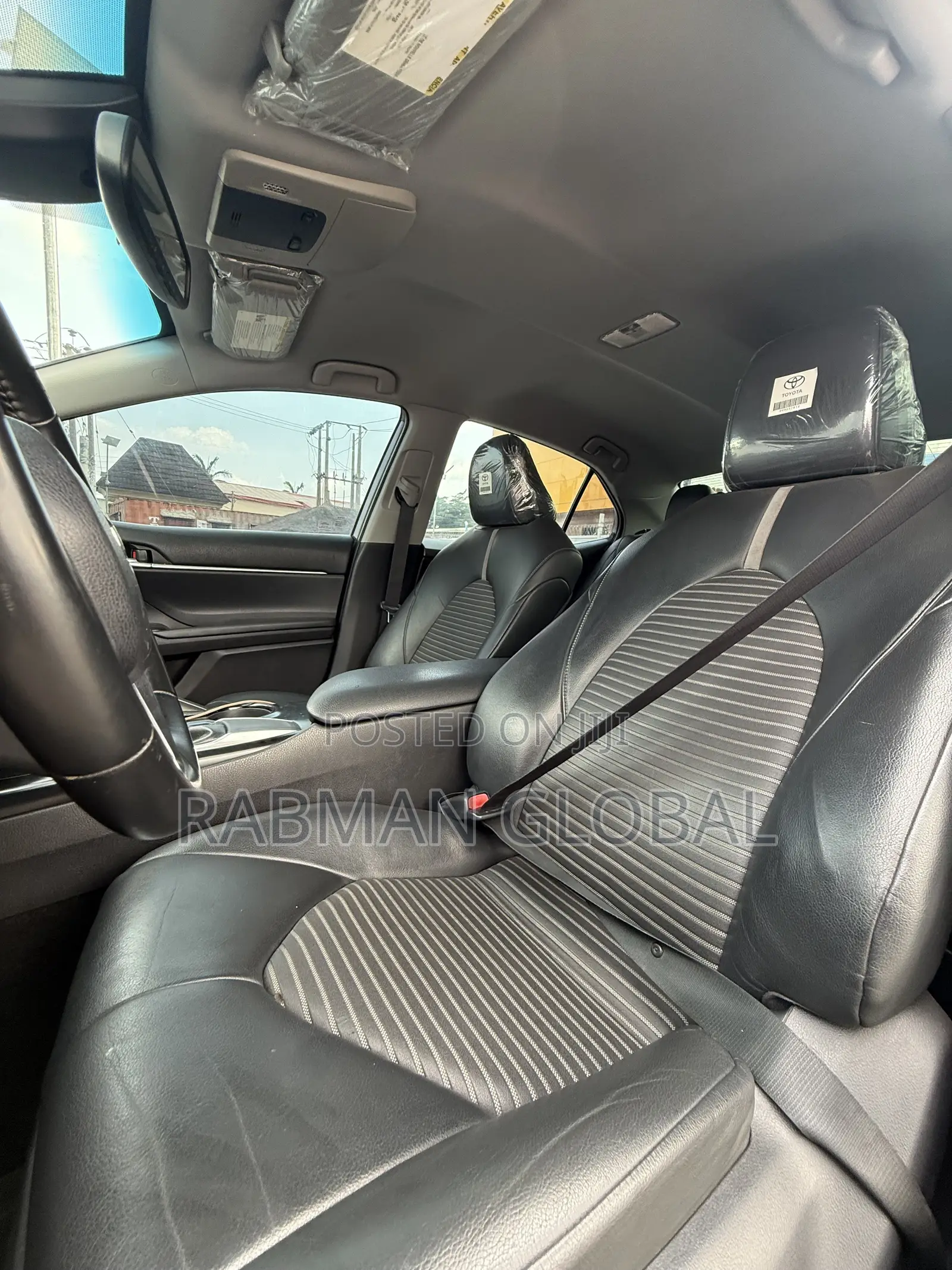 Toyota Camry SE FWD (2.5L 4cyl 8AM) 2018 Gray
