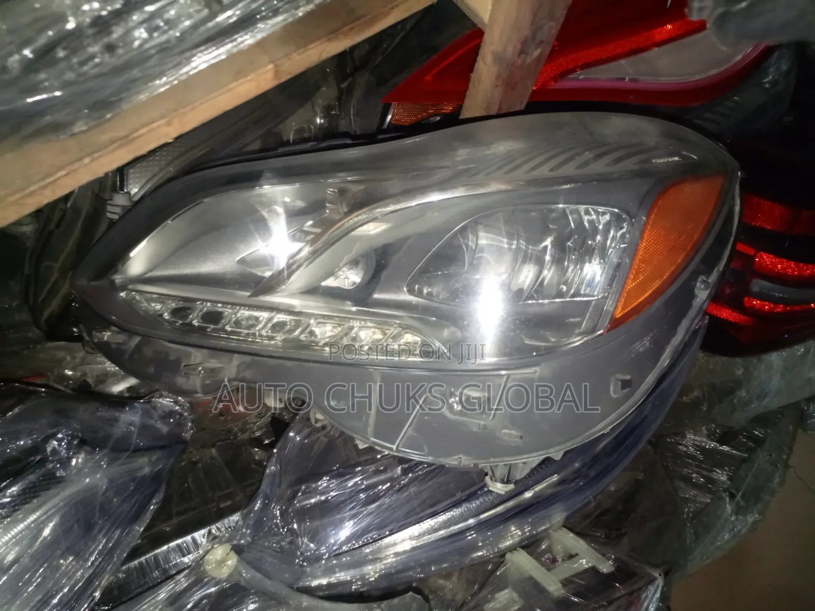 New Genuine Headlight for E300 (W212) Single