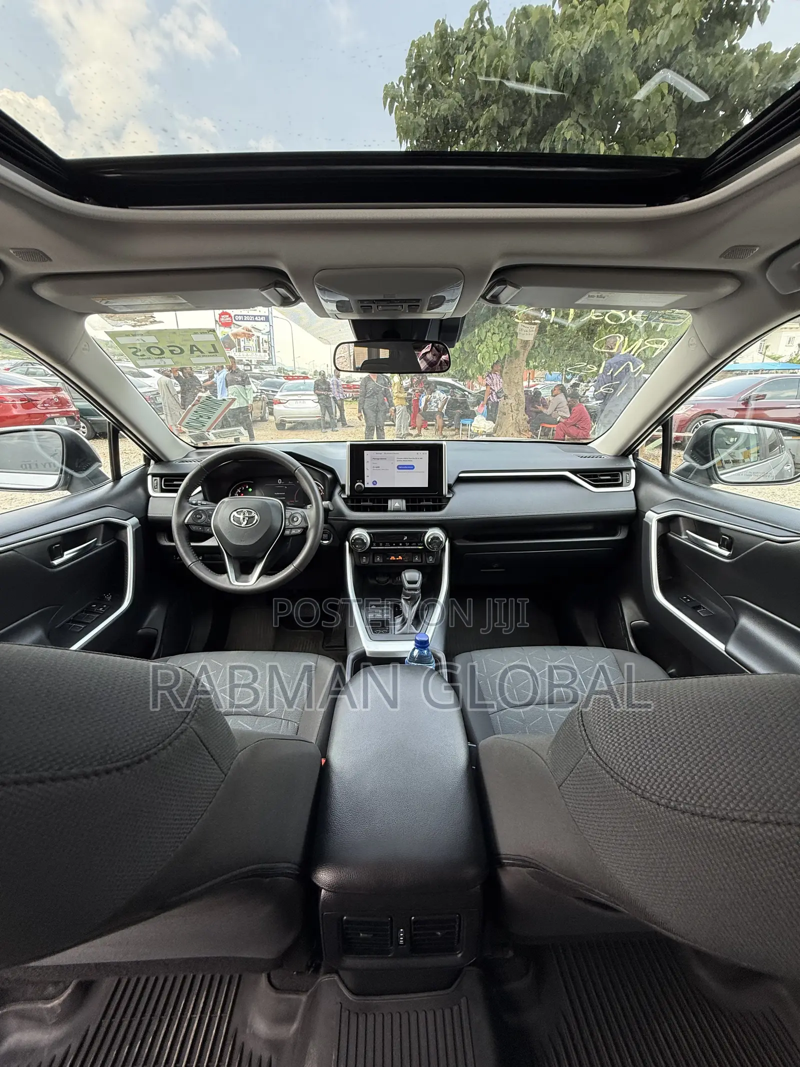 Toyota RAV4 XLE Premium 2025 Gray