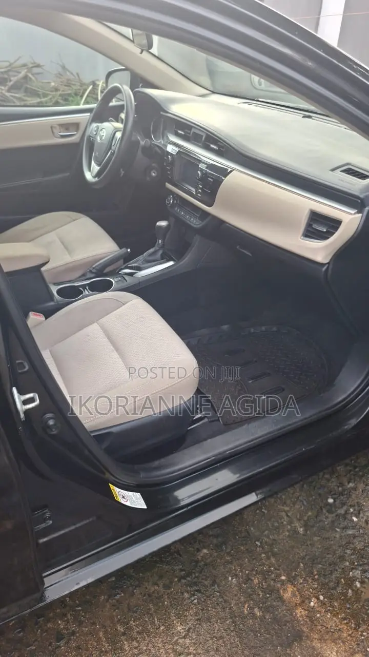Toyota Corolla LE 4dr Sedan (1.8L 4cyl CVT) 2016 Black